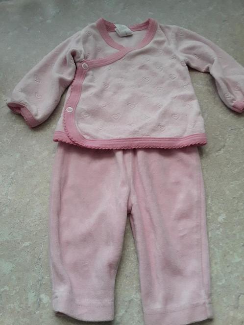 Heerlijke wat dikkere zachte pyama maat 62 C & A, Kinderen en Baby's, Babykleding | Maat 62, Zo goed als nieuw, Nacht- of Onderkleding
