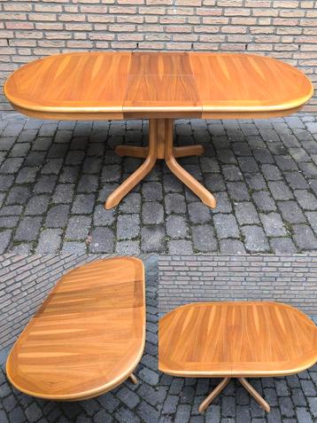 Deense vintage jaren 60 teak uitschuifbare eettafel  beschikbaar voor biedingen