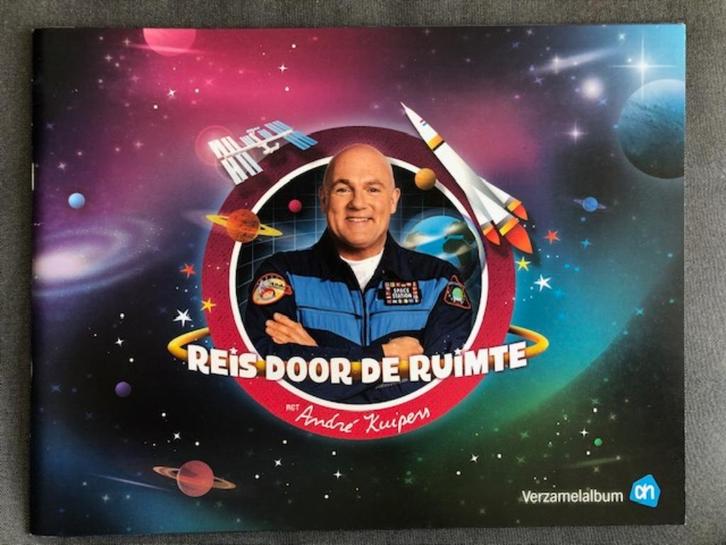 AH voetbalplaatjesboeken en een reis door de ruimte boek., Verzamelen, Sportartikelen en Voetbal, Zo goed als nieuw, Boek of Tijdschrift