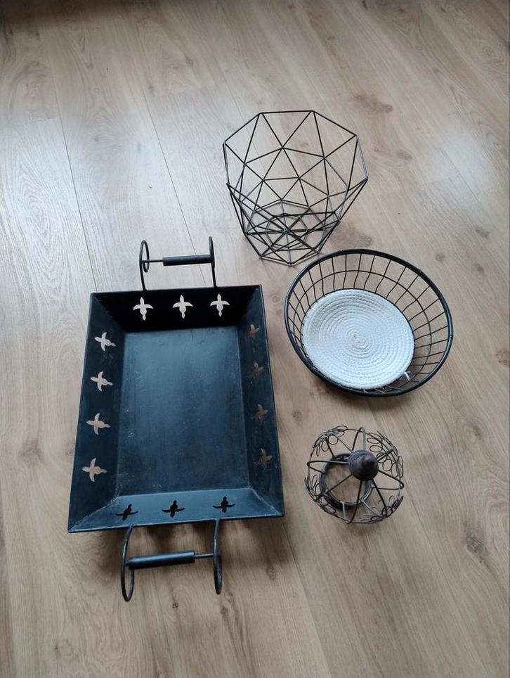 Kerst Dobbelspel Spullen - Maak Iemand Blij!, Huis en Inrichting, Woonaccessoires | Schalen en Manden, Gebruikt, Schaal, Vierkant