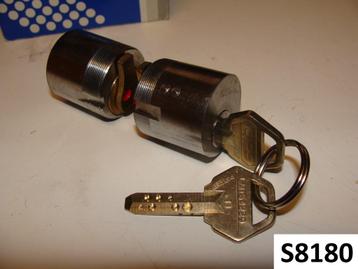 LIPS RONDE SCHROEFCILINDERS S8180  beschikbaar voor biedingen