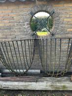 Twee metalen ruiven voor bloemen, Ophalen of Verzenden, Gebruikt, IJzer, Overige typen