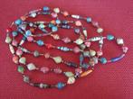 Etnische ketting van gerecycled hard rubber., Sieraden, Tassen en Uiterlijk, Kettingen, Ophalen of Verzenden, Nieuw, Overige kleuren
