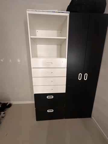 Smastad dubbele kledingkast (IKEA) beschikbaar voor biedingen