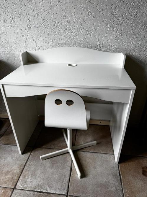 Ikea SMÅGÖRA bureau + stoel, Kinderen en Baby's, Kinderkamer | Tafels en Stoelen, Gebruikt, Tafel(s) en Stoel(en), Ophalen