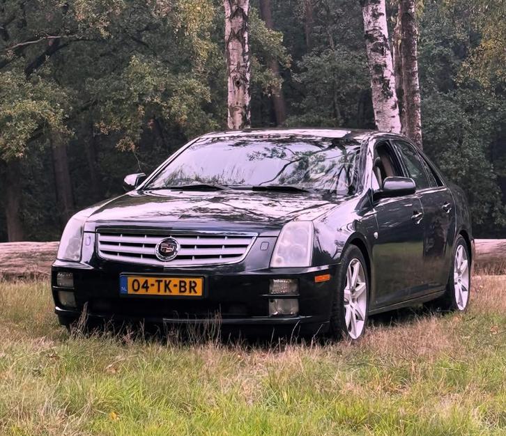 Cadillac STS 4.6 V8 AUT 2006 Grijs, Auto's, Cadillac, STS, Benzine, G, Sedan, Automaat, Origineel Nederlands, Zilver of Grijs