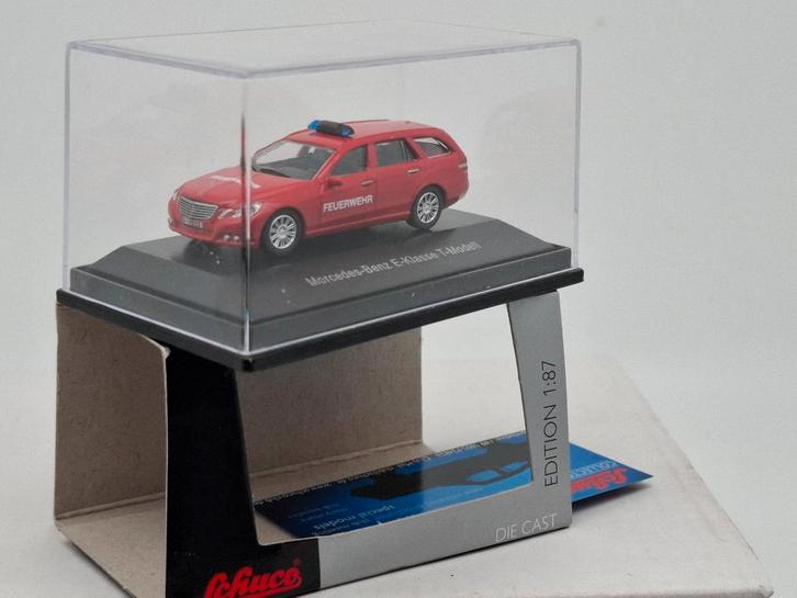 Mercedes E Class T model brandweer - Schuco 1/87, Hobby en Vrije tijd, Modelauto's | 1:87, Zo goed als nieuw, Auto, Schuco, Verzenden