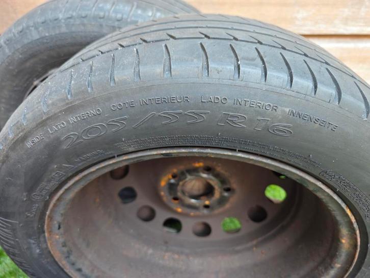 Te koop: set van 4 banden met velgen – Volkswagen Touran Com, Auto-onderdelen, Banden en Velgen, Zomerbanden, 16 inch, 205 mm