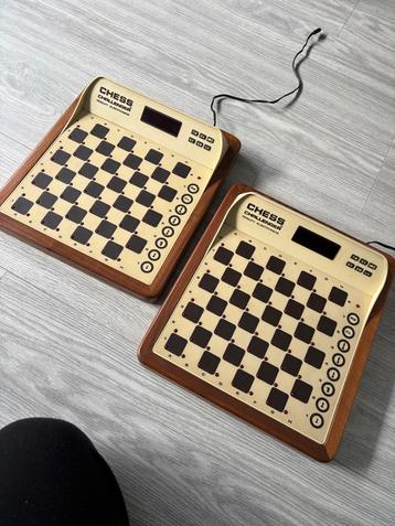 2x Vintage Chess Challenger Schaakcomputers (Defect) beschikbaar voor biedingen