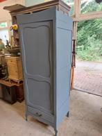 Brocante kledingkast., Ophalen