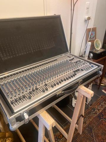 Behringer SL3242FX PRO Eurodesk 32 Channel Mixer Mengpaneel  beschikbaar voor biedingen