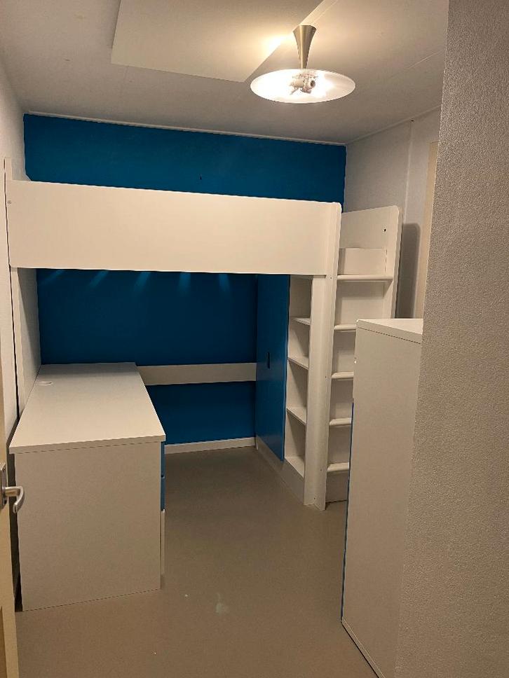 IKEA hoogslaper met bureau en kast + extra ladekast, Kinderen en Baby's, Kinderkamer | Stapelbedden en Hoogslapers, Gebruikt, Hoogslaper