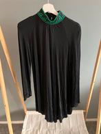 Zwarte Versace jurk met groene details, Maat 38/40 (M), Zwart, Ophalen of Verzenden, Zo goed als nieuw