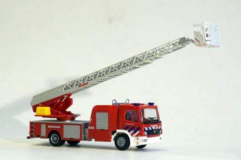 Rietze 71613 MB Atego Magirus DKL32 Brandweer NL, Hobby en Vrije tijd, Modelauto's | 1:87, Nieuw, Bus of Vrachtwagen, Rietze, Ophalen of Verzenden