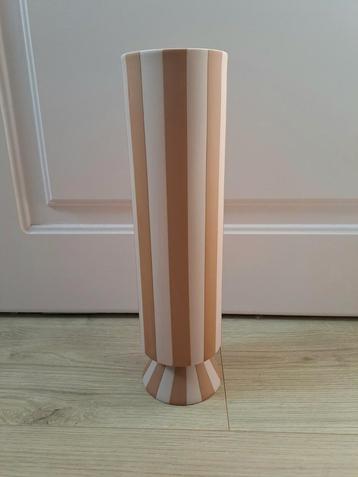 OYOY - Toppu vaas hoog - Rose / caramel beschikbaar voor biedingen