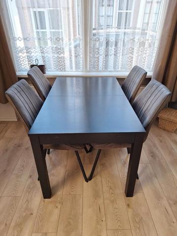 Uitschuifbare eettafel met 4 stoelen 85 x 140/180x220 beschikbaar voor biedingen