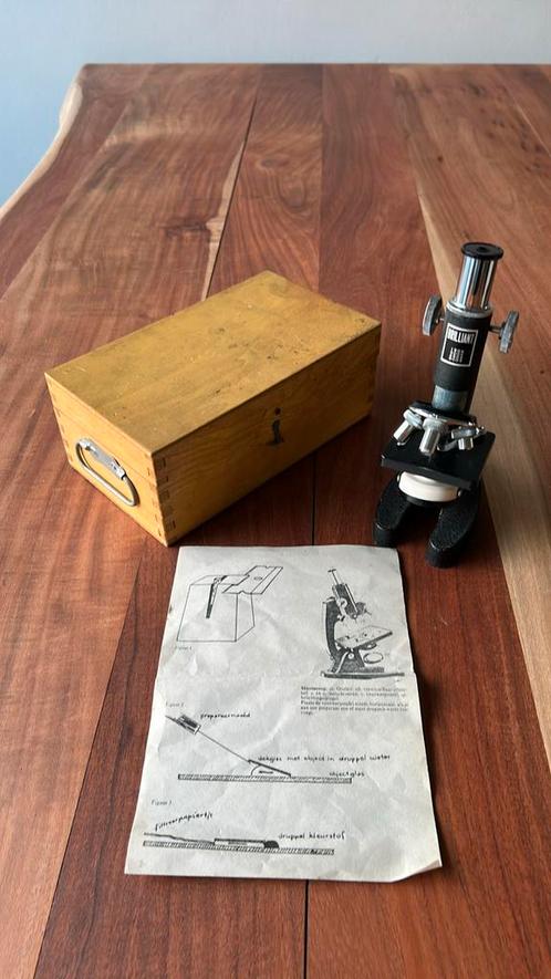Oude microscoop 150/300/450/600 x, Audio, Tv en Foto, Optische apparatuur | Microscopen, Gebruikt, Biologische microscoop, 400x tot 1000x