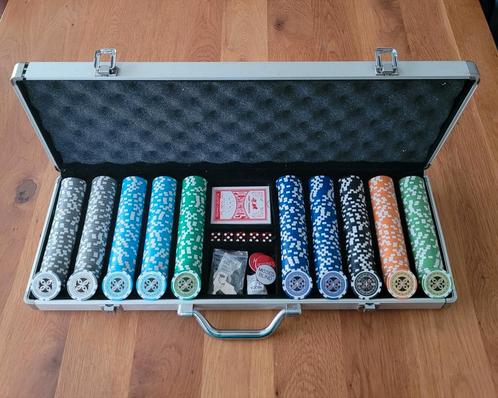 Luxe pokerset! Poker fiches met waardeopdruk 7 kleuren!, Hobby en Vrije tijd, Gezelschapsspellen | Kaartspellen, Zo goed als nieuw