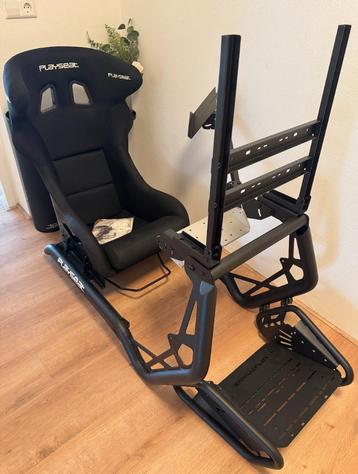 PlaySeat Sensation Pro met Keyboard houder en PlaySeat mat beschikbaar voor biedingen