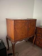 Walnoot cocktail kabinet, Ophalen
