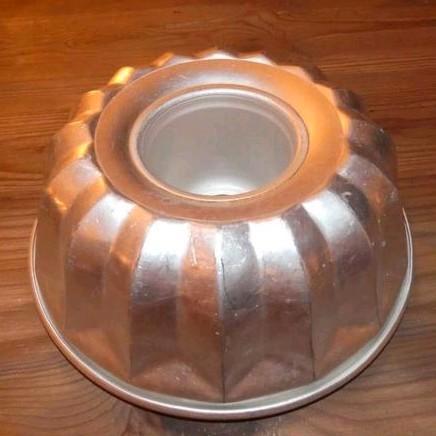 Oude tulband bakvorm, Huis en Inrichting, Keuken | Tupperware, Gebruikt, Bak of Kom, Wit, Bruin, Crème, Ophalen of Verzenden