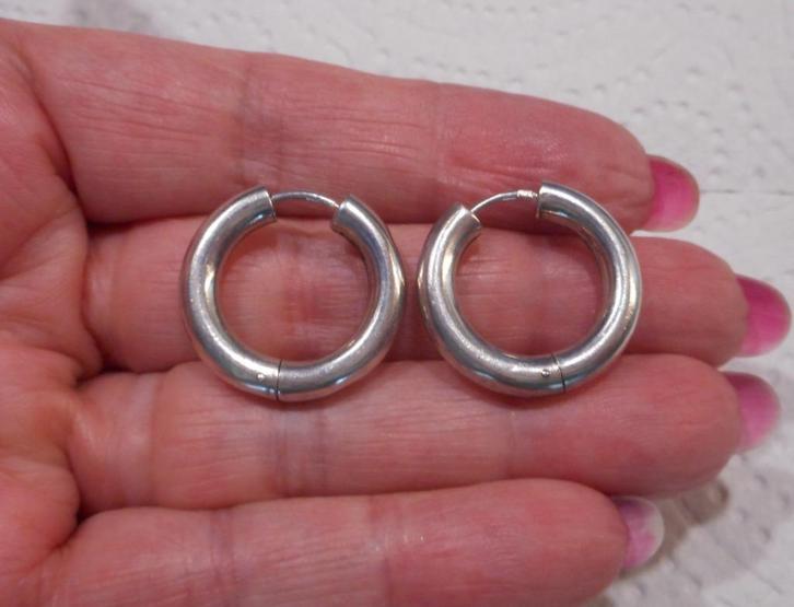 Zilveren vintage oorringen nr.1542, Sieraden, Tassen en Uiterlijk, Oorbellen, Zo goed als nieuw, Hangers, Zilver, Zilver, Verzenden