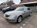 Mercedes-Benz E-Klasse 3.0 CDI E320 Sedan Dealer Onderhouden, Auto's, Mercedes-Benz, Automaat, Zwart, 179 €/maand, 1650 kg