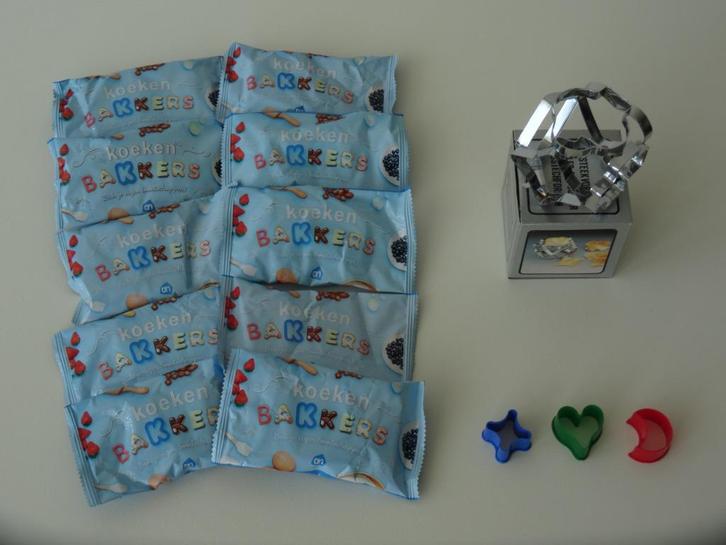 Leuke, ongebruikte uitsteekvormpjes, o.a. metalen kubus, Hobby en Vrije tijd, Taarten en Cupcakes maken, Nieuw, Bakvorm, Taarten