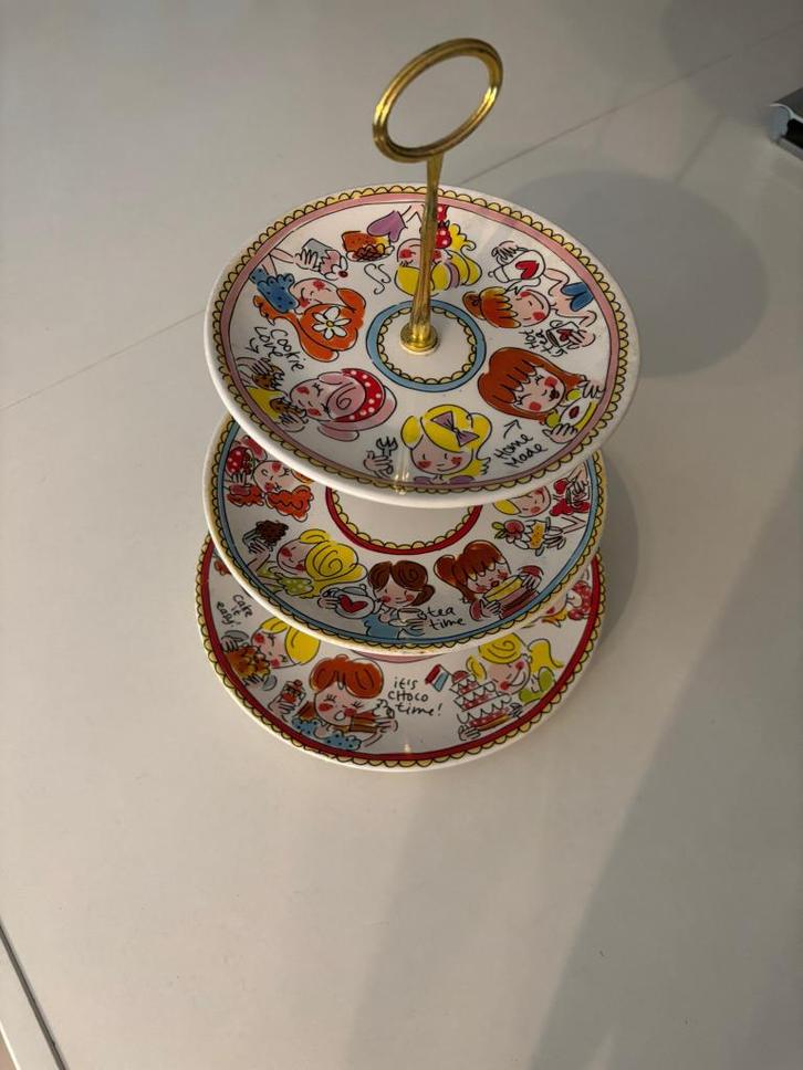 Blond amsterdam etagère 3 niveau’s even bijkletsen design!, Huis en Inrichting, Woonaccessoires | Etagères, Zo goed als nieuw