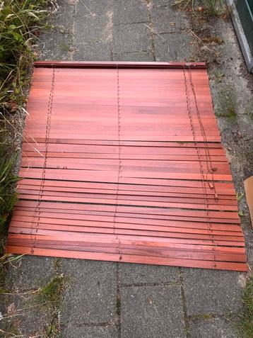 Houten luxaflex beschikbaar voor biedingen