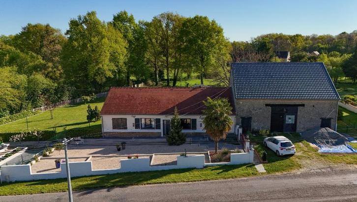Te koop: landelijk gelegen gerenoveerd huis in Frankrijk, Huizen en Kamers, Buitenland, Frankrijk, Woonhuis, Landelijk, Verkoop zonder makelaar