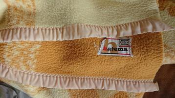 Hatema Orlon geel - oker vintage kleed 155 x 220 beschikbaar voor biedingen