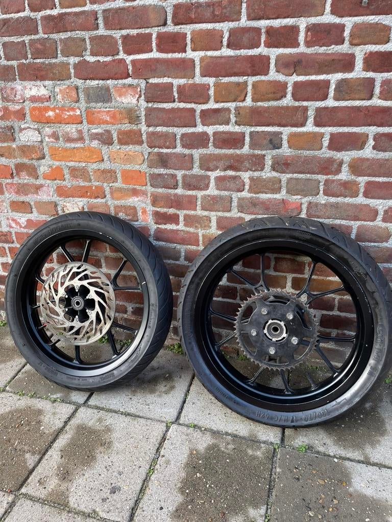 Gietvelgen set zwart 17 inch 15 mm as | derbi, rieju, Fietsen en Brommers, Brommeronderdelen | Algemeen, Ophalen of Verzenden