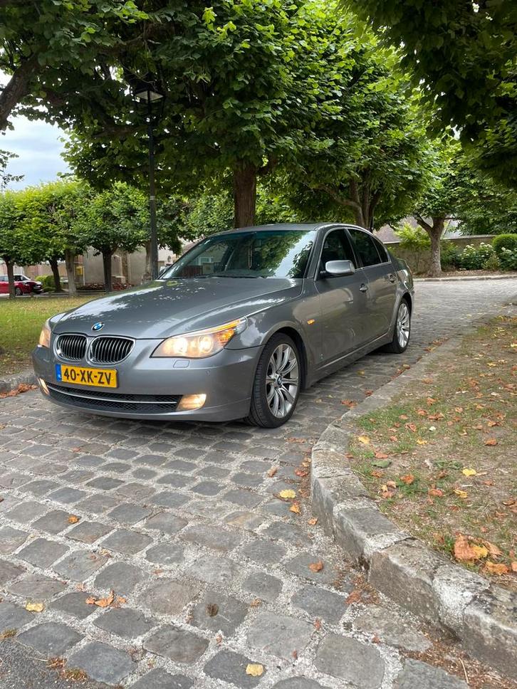 BMW 5-Serie 2.5 I 523 AUT 2007 Grijs, Auto's, BMW, Particulier, Airbags, Airconditioning, Alarm, Bluetooth, Centrale vergrendeling