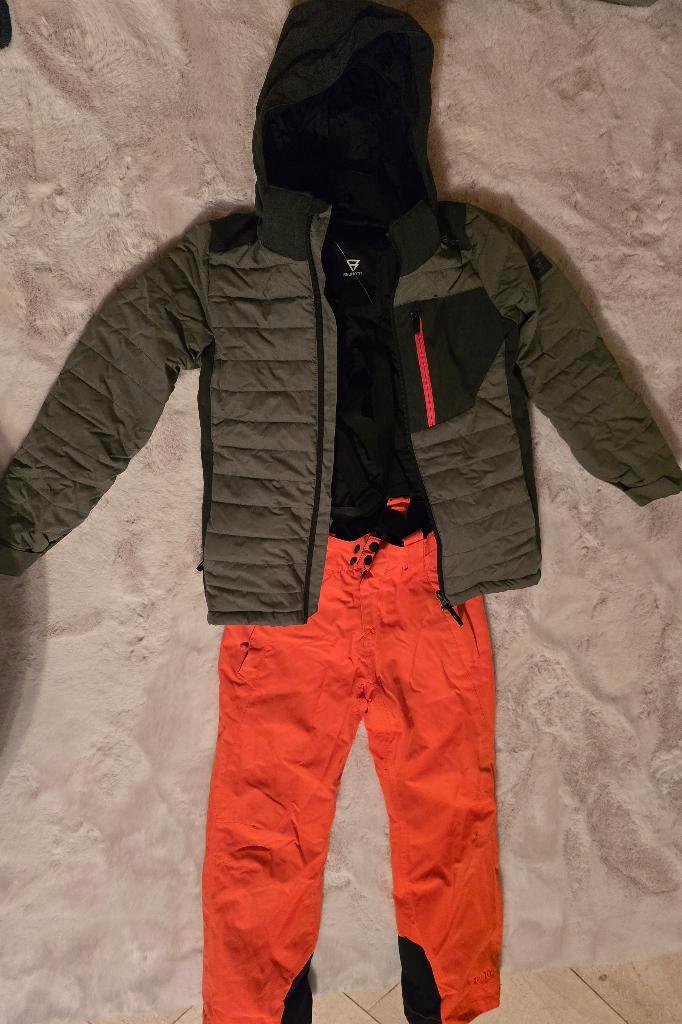 Ski jas broek handschoenen pully's bril sokken, Sport en Fitness, Skiën en Langlaufen, Zo goed als nieuw, Kleding, Skiën, Overige merken