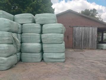 Te koop: hooi in folie  beschikbaar voor biedingen