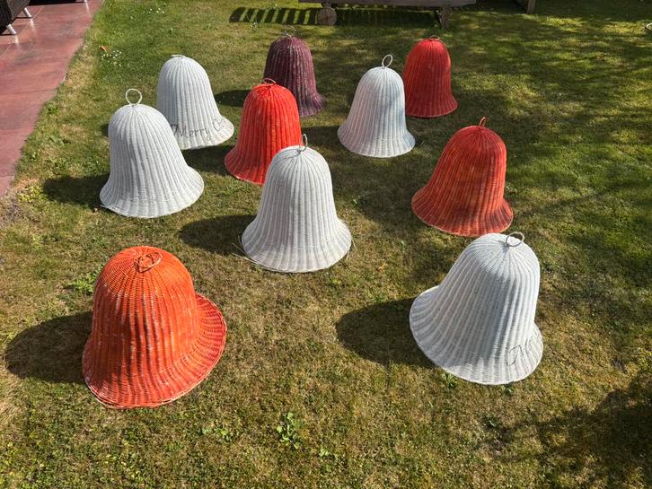 15 euro per stuk: Grote rieten kerstklokken/-lampenkappen, Huis en Inrichting, Lampen | Lampenkappen, Gebruikt, 50 cm of meer