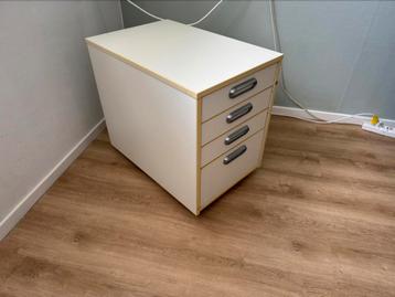 Ladenblok met 4 lades op wieltjes 