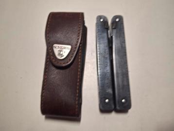 Victorinox swiss tool black NATO beschikbaar voor biedingen
