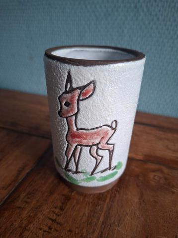 Vintage Vaasje met Hert en Scheurtje beschikbaar voor biedingen