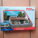 Piko goederen loods Ho 61824, Hobby en Vrije tijd, Modeltreinen | H0, Gelijkstroom of Wisselstroom, Brug, Tunnel of Gebouw, Nieuw