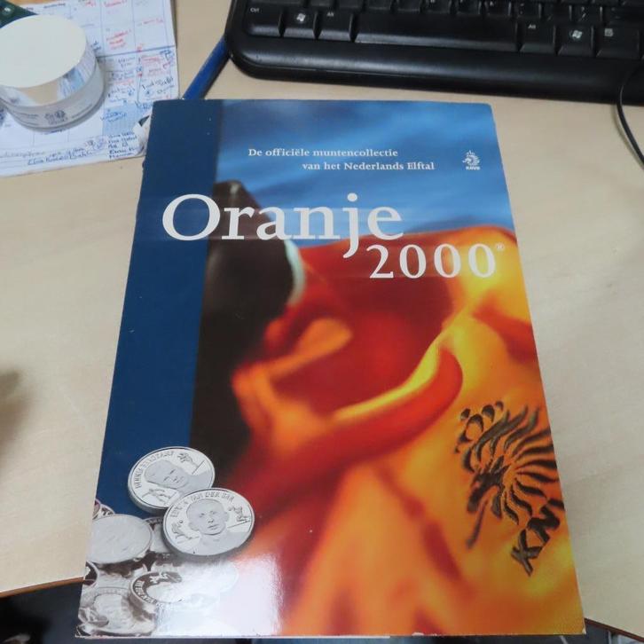 voetbalmunten Shell 1970 + Wim Jonk 1998 + map 2000, Verzamelen, Sportartikelen en Voetbal, Zo goed als nieuw, Overige typen, Overige binnenlandse clubs