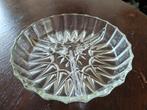 Ronde 3 vaks kristallen schaal, met mooi geslepen motief, Ophalen of Verzenden
