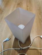 Vierkanten tafellamp van melkglas, Huis en Inrichting, Ophalen of Verzenden, Gebruikt, Minder dan 50 cm