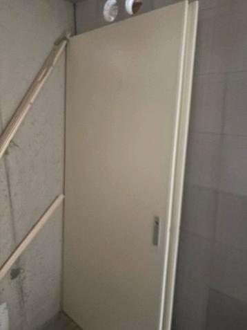 Gratis!! 2 opdek deuren.  beschikbaar voor biedingen