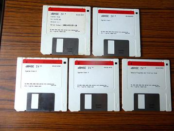 dBASE IV v1.1 - complete set diskettes beschikbaar voor biedingen