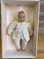 Heidi Ott Die Kleinen Baby met geschilderd haar en wit pakje, Ophalen of Verzenden, Gebruikt, Babypop