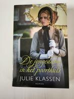 100 .. Julie Klassen - De jongedame in het poorthuis, Boeken, Ophalen of Verzenden, Zo goed als nieuw