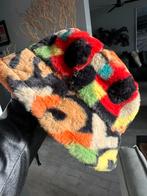Vrolijk fluffy winter mutsje / hoedje, Ophalen of Verzenden, Nieuw, Maat 38/40 (M), Muts