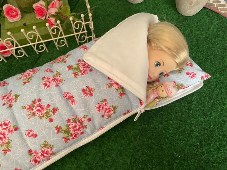 Jolina Ballerina: slaapzak/ picknick/speelkleed met roosjes., Kinderen en Baby's, Speelgoed | Poppen, Nieuw, Overige typen, Ophalen of Verzenden